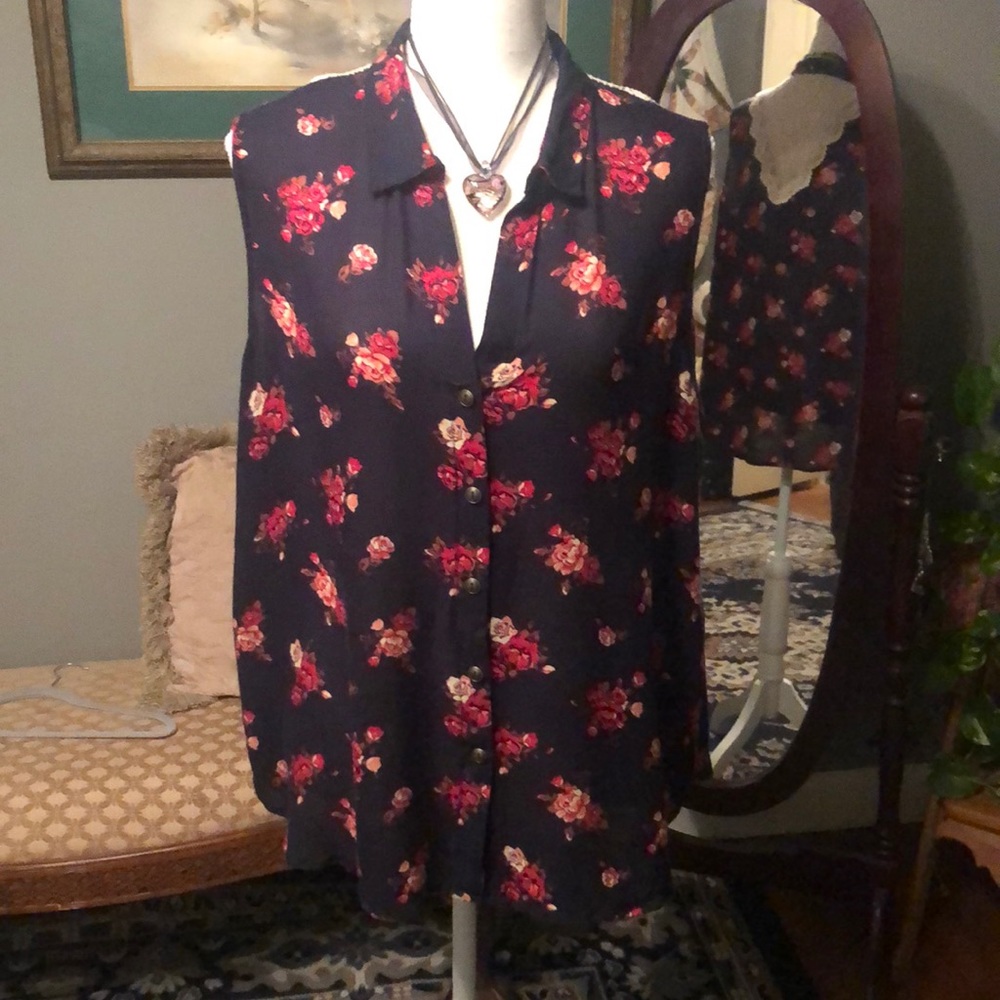 SOLD 👜👜NO Boundaries floral sleeveless top size XXXL/3XG (21)
